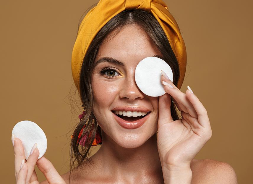 4 Adımda En İyi Kaş Makyajı Temizleme Rutini